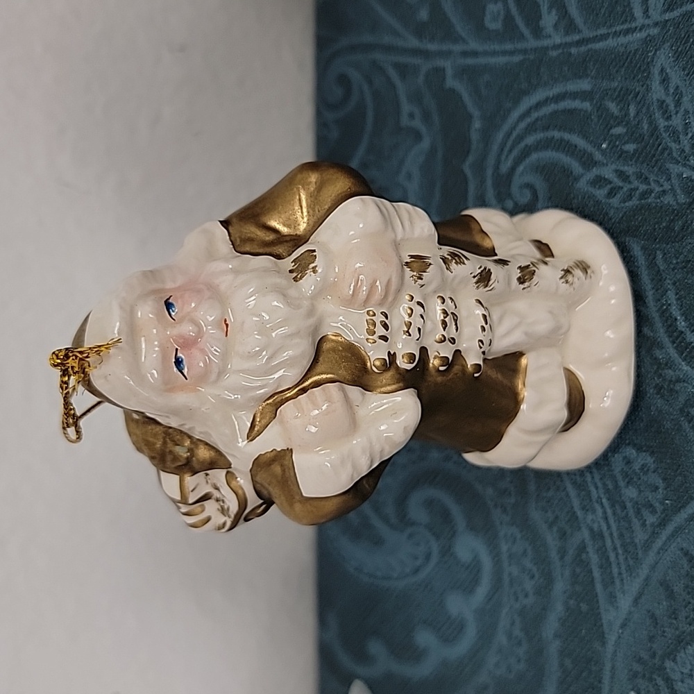Blue Eyed Santa Ornament w/ Gold Color